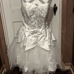 90s Deb Brand White Halter Tie Neck Size 7/8 Party/Formal Dress